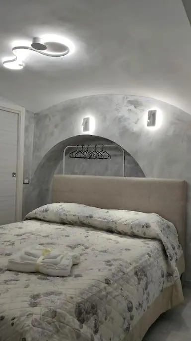 Il Duomo A Due Passi Apartment Naples
