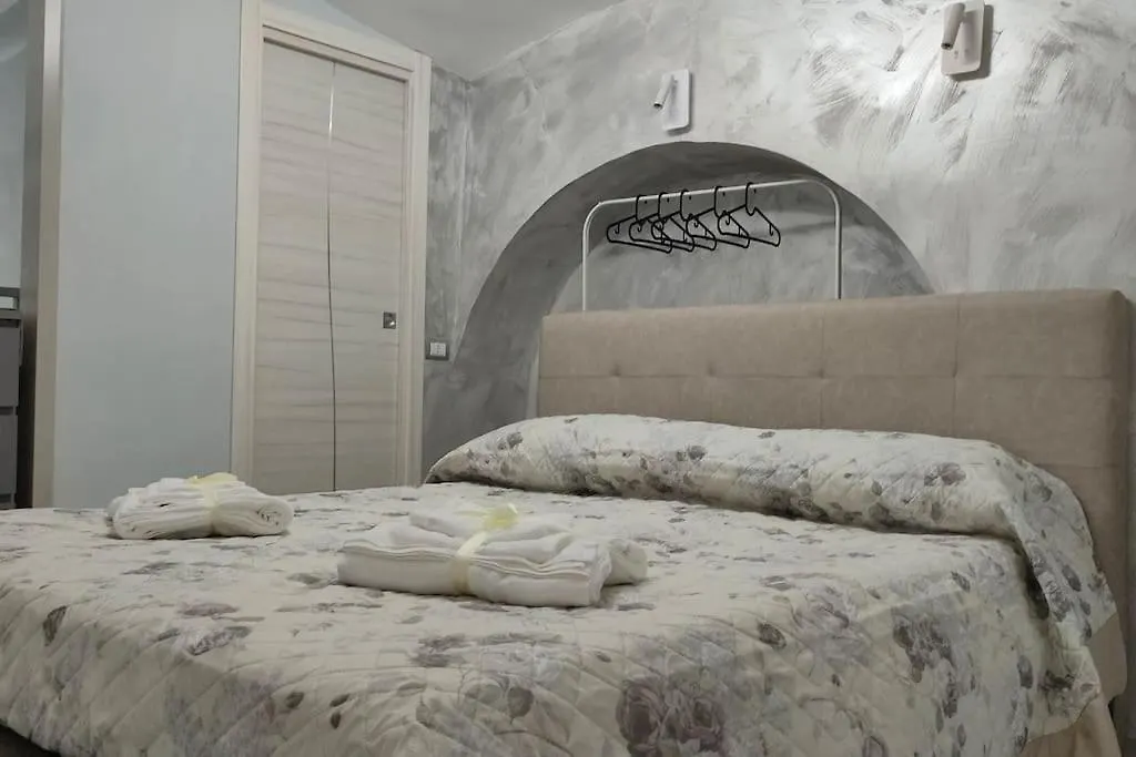 Il Duomo A Due Passi Apartment Naples 0*,