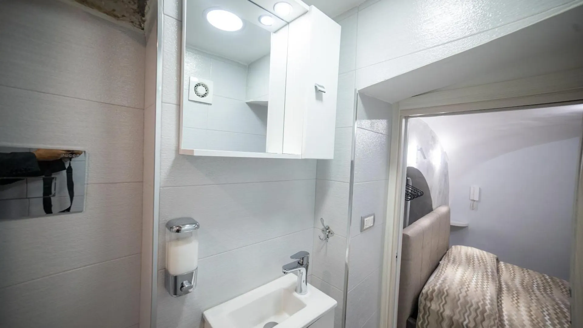 Il Duomo A Due Passi Apartment Naples