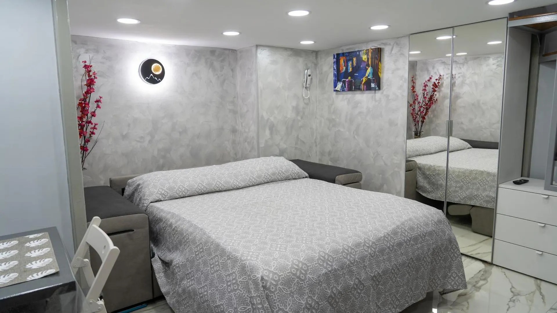 Il Duomo A Due Passi Apartment Naples 0*,  Italy