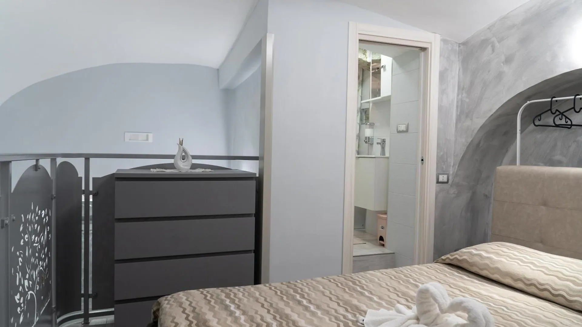 Il Duomo A Due Passi Apartment Naples